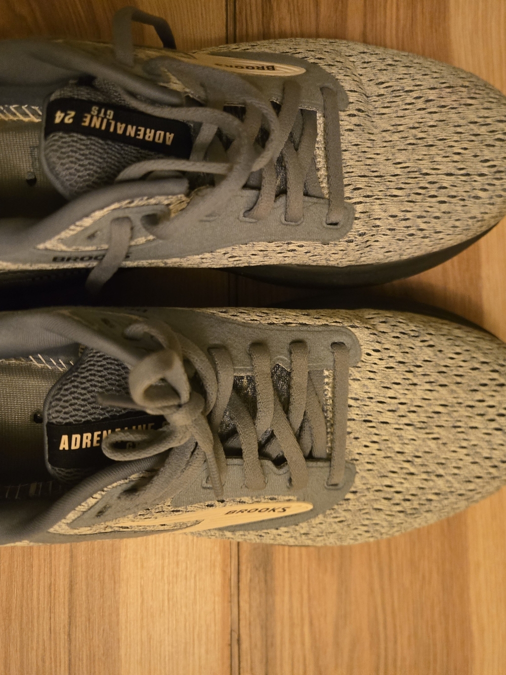 Brooks Men's Athletic Running Shoes in Grey